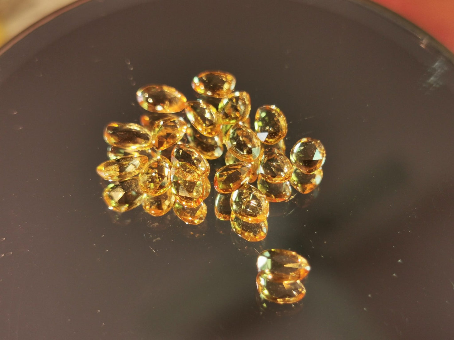 Lotto di 17 Zaffiri arancio taglio rosetta forma fancy 5,15 ct totali