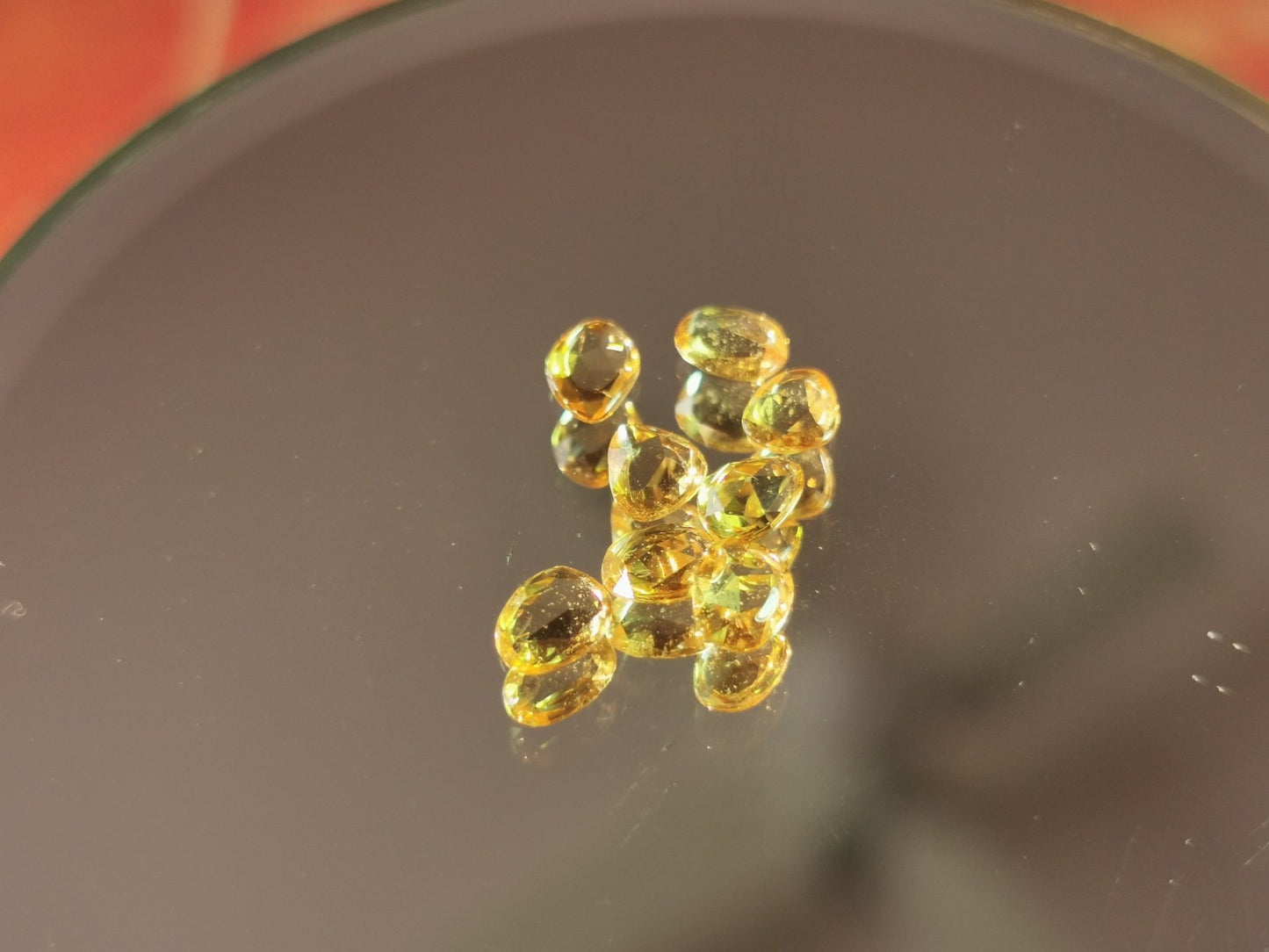 Lotto di 8 Zaffiri arancio taglio rosetta forma fancy 2,28 ct totali