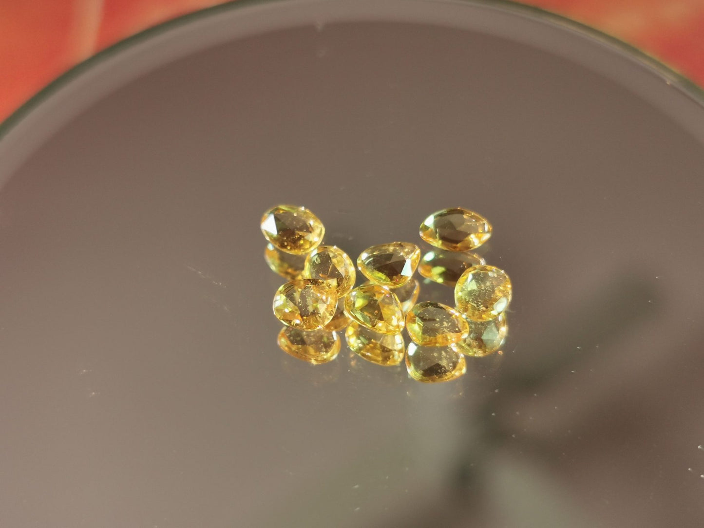 Lotto di 8 Zaffiri arancio taglio rosetta forma fancy 2,28 ct totali