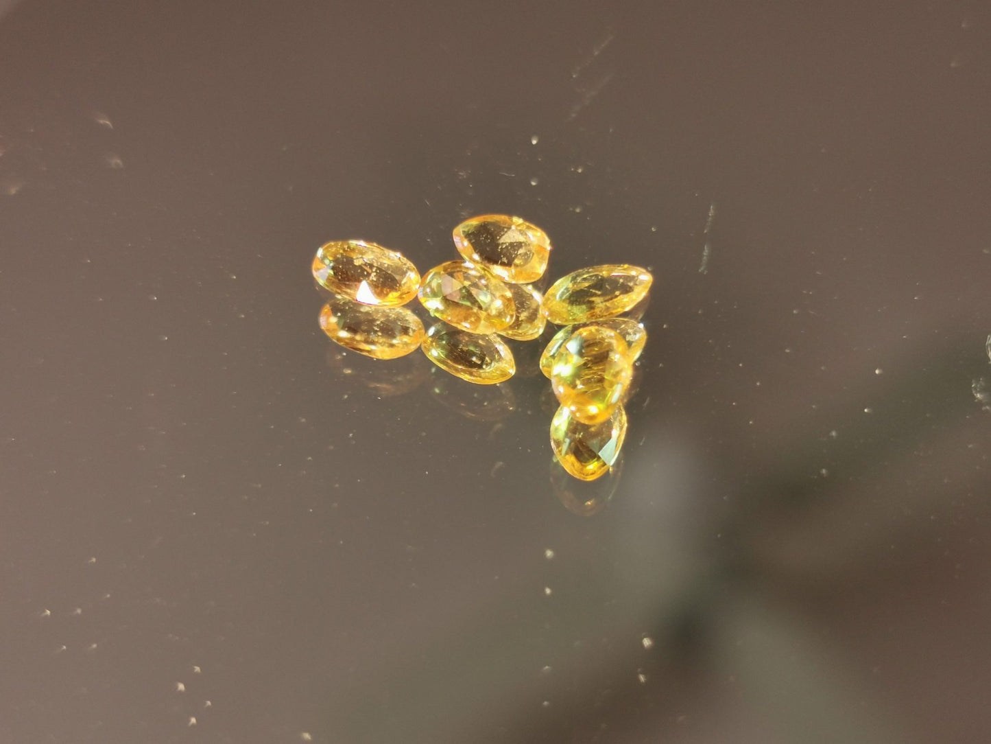 Lotto di 5 Zaffiri arancio taglio rosetta forma fancy 1,05 ct totali