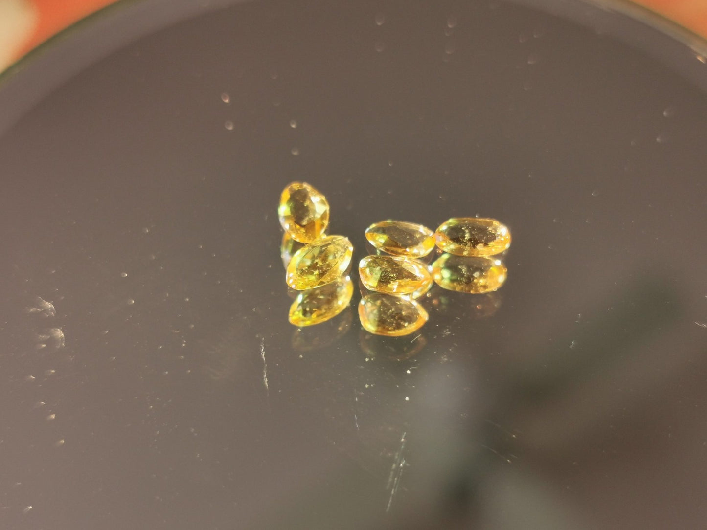 Lotto di 5 Zaffiri arancio taglio rosetta forma fancy 1,05 ct totali