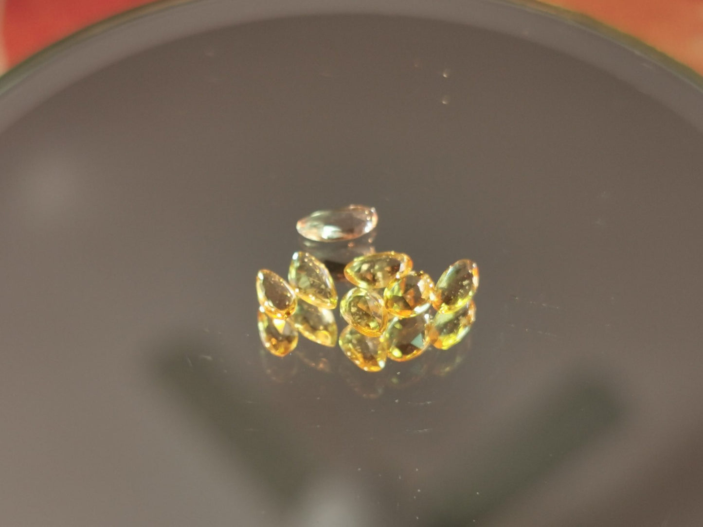 Lotto di 7 Zaffiri arancio taglio rosetta forma fancy 1,08 ct totali