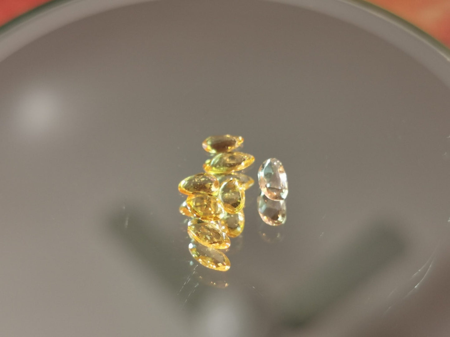 Lotto di 7 Zaffiri arancio taglio rosetta forma fancy 1,08 ct totali