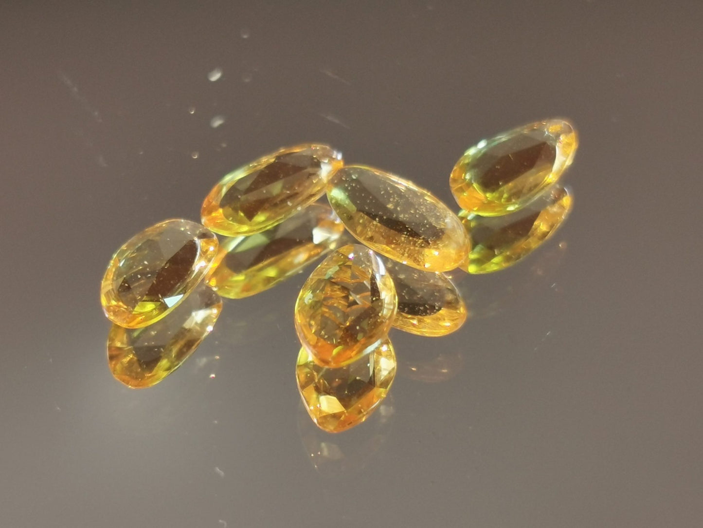 Lotto di 5 Zaffiri arancio taglio rosetta forma fancy 1,79 ct totali