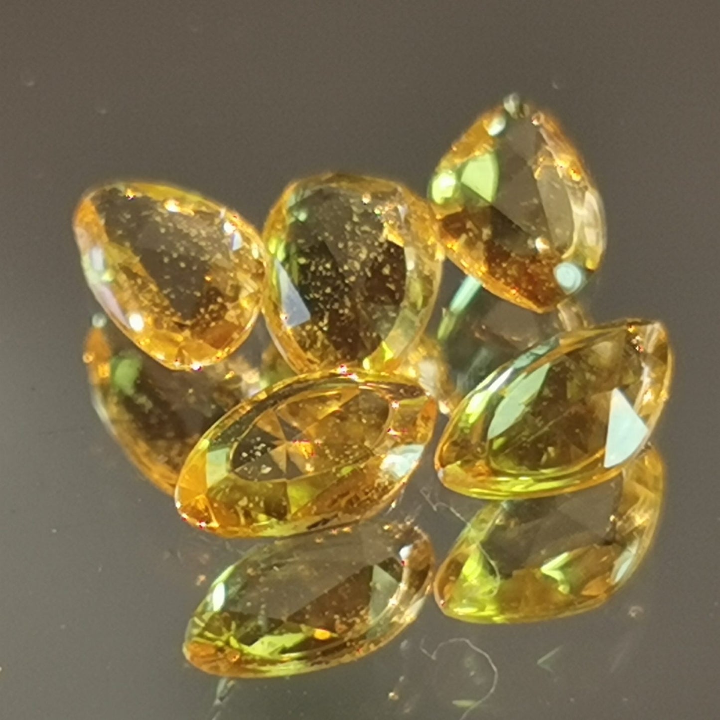 Lotto di 5 Zaffiri arancio taglio rosetta forma fancy 1,39 ct totali