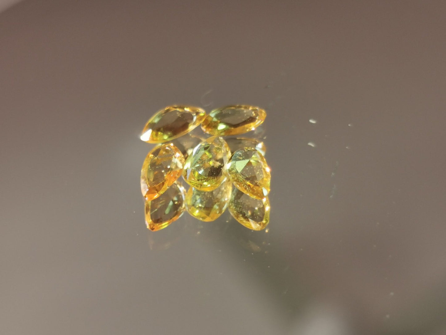 Lotto di 5 Zaffiri arancio taglio rosetta forma fancy 1,39 ct totali