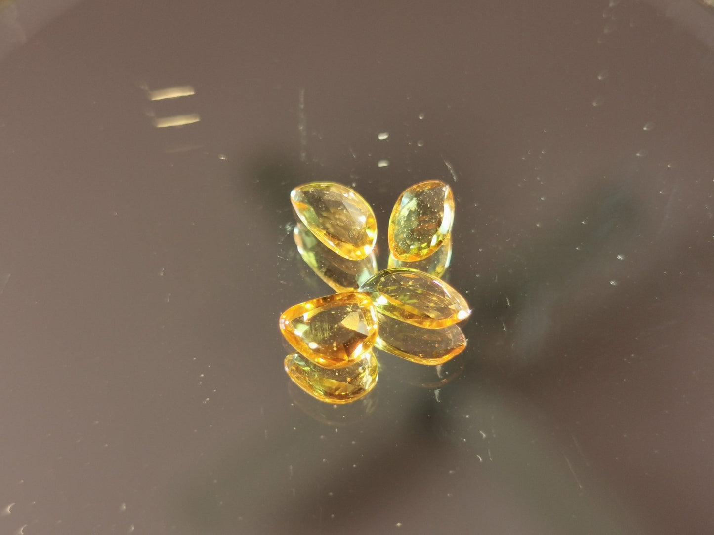 Lotto di 4 Zaffiri arancio taglio rosetta forma fancy 1,64 ct totali