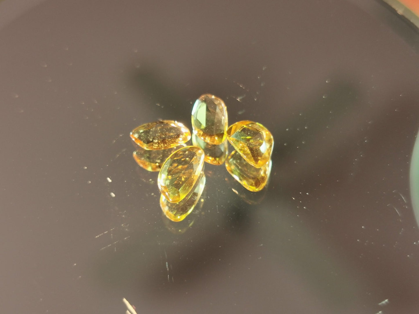 Lotto di 4 Zaffiri arancio taglio rosetta forma fancy 1,64 ct totali