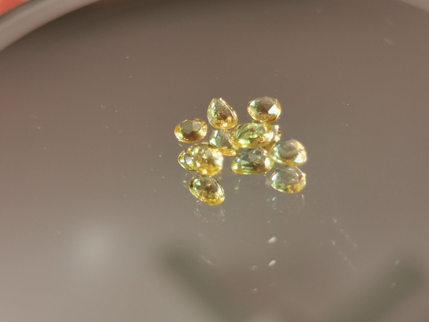 Lotto di 6 Zaffiri giallo taglio rosetta forma fancy 0,78 ct totali