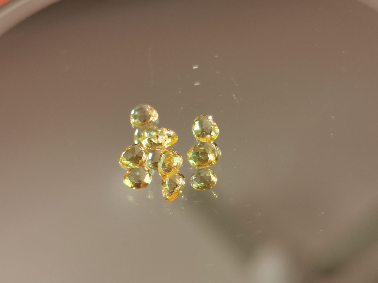 Lotto di 6 Zaffiri giallo taglio rosetta forma fancy 0,78 ct totali