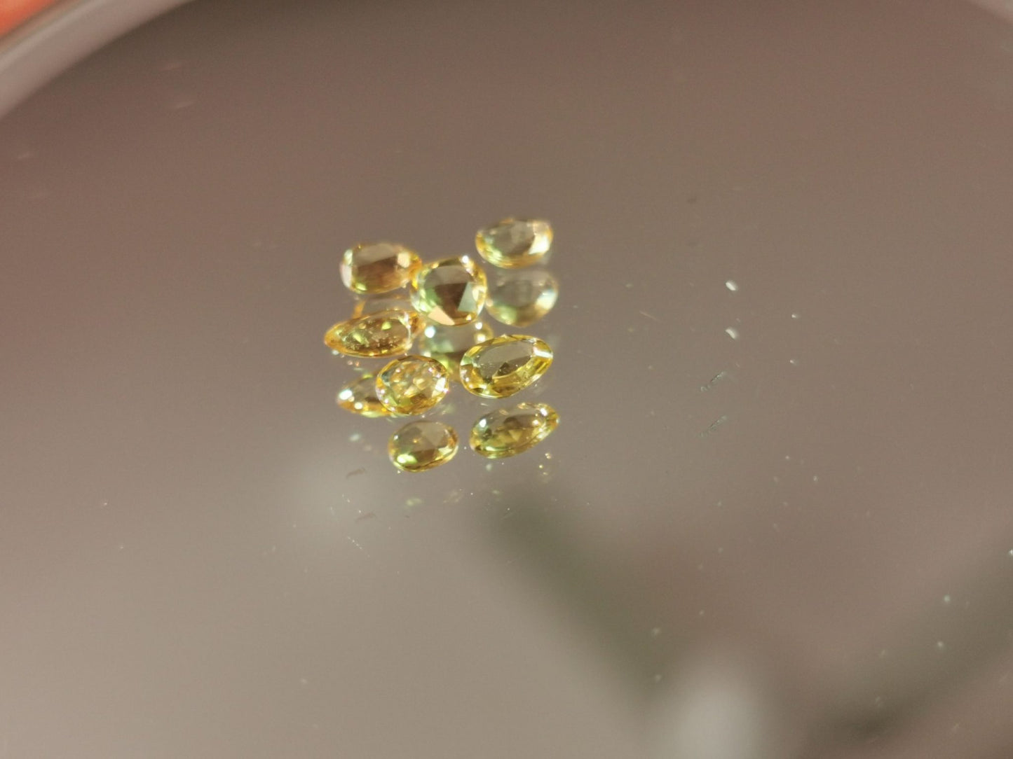 Lotto di 6 Zaffiri giallo taglio rosetta forma fancy 0,78 ct totali