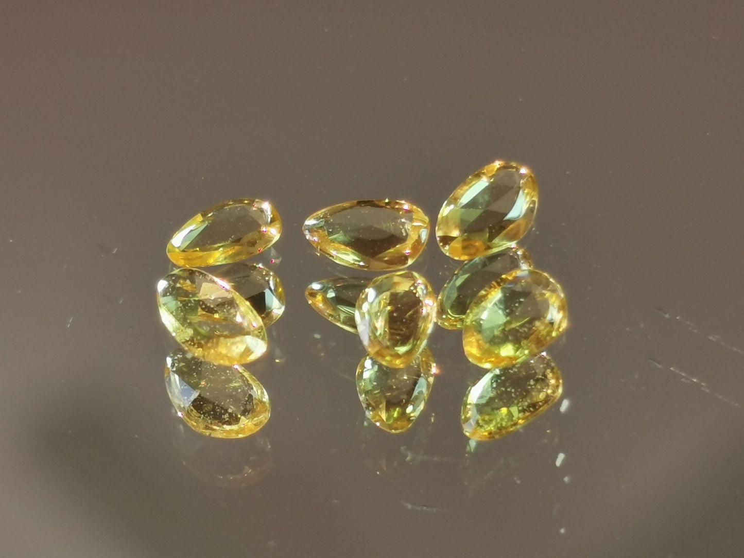 Lotto di 6 Zaffiri giallo taglio rosetta forma fancy 1,08 ct totali