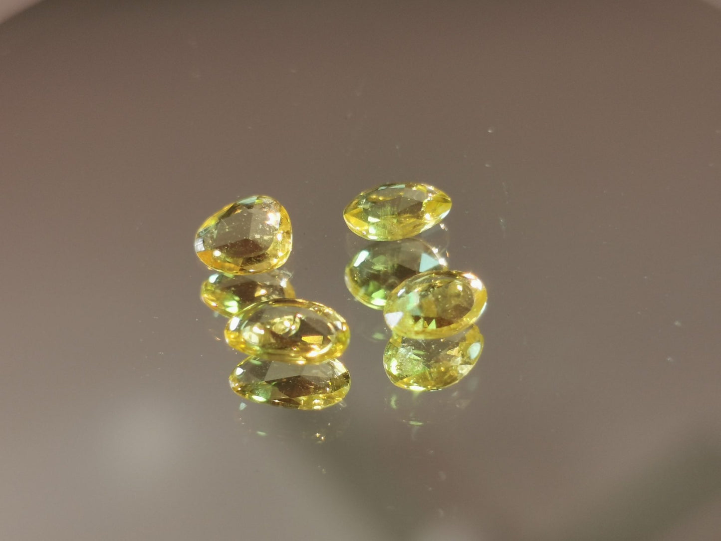 Lotto di 4 Zaffiri giallo taglio rosetta forma fancy 1,79 ct totali