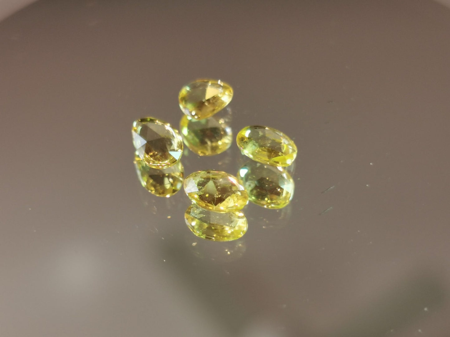 Lotto di 4 Zaffiri giallo taglio rosetta forma fancy 1,79 ct totali