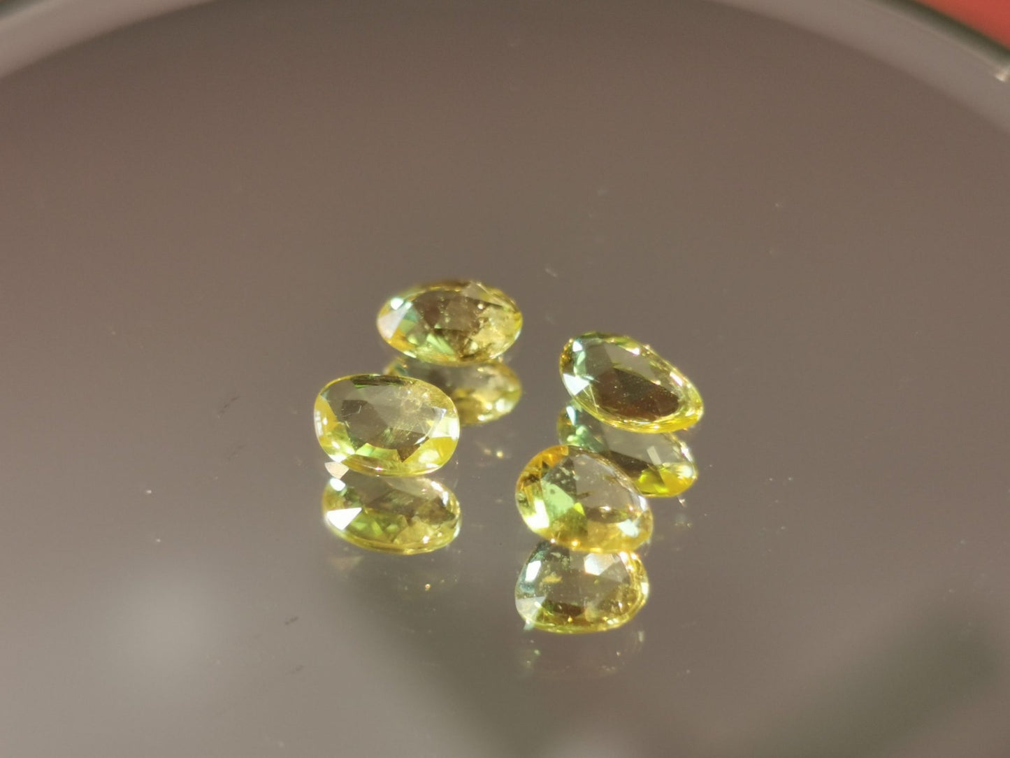 Lotto di 4 Zaffiri giallo taglio rosetta forma fancy 1,79 ct totali