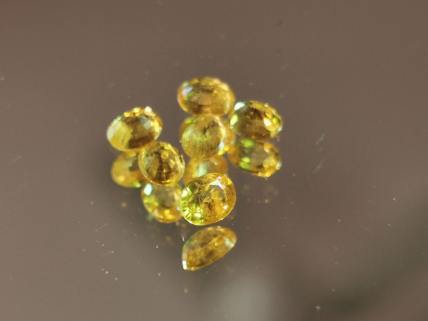 Lotto di 6 Zaffiri giallo taglio ovale 1,35 ct totali