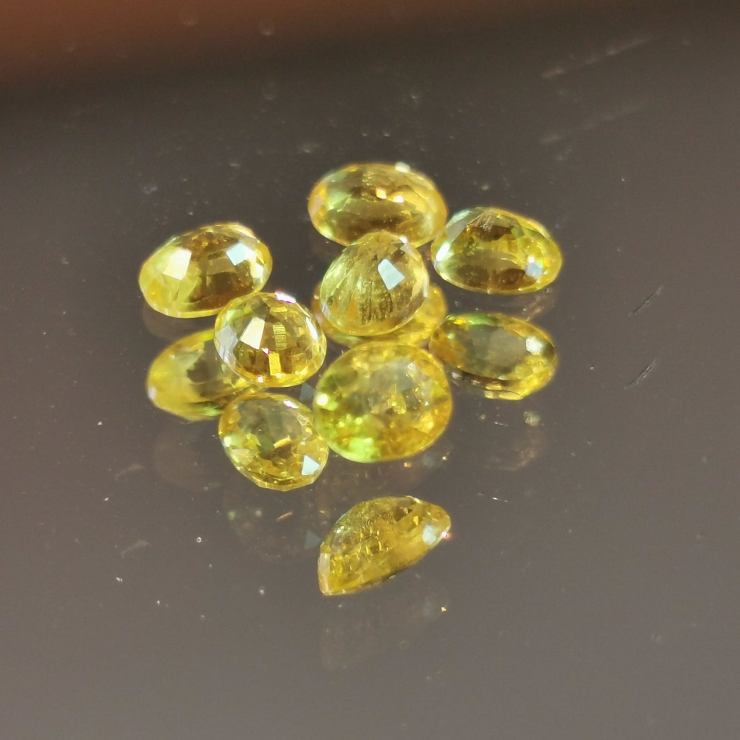 Lotto di 6 Zaffiri giallo taglio ovale 1,35 ct totali