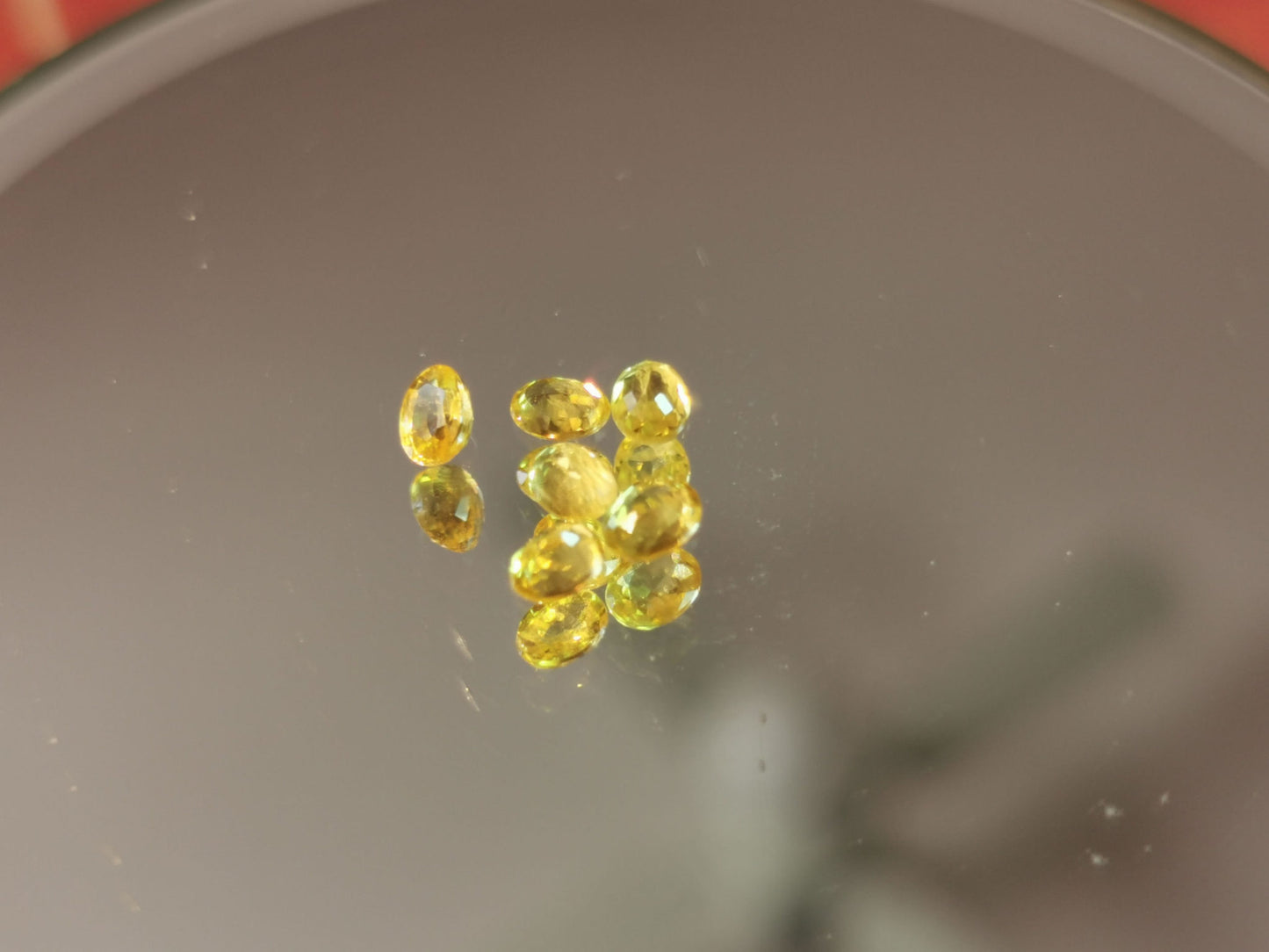 Lotto di 6 Zaffiri giallo taglio ovale 1,35 ct totali