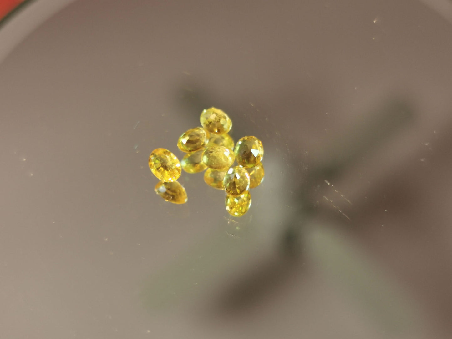 Lotto di 6 Zaffiri giallo taglio ovale 1,35 ct totali
