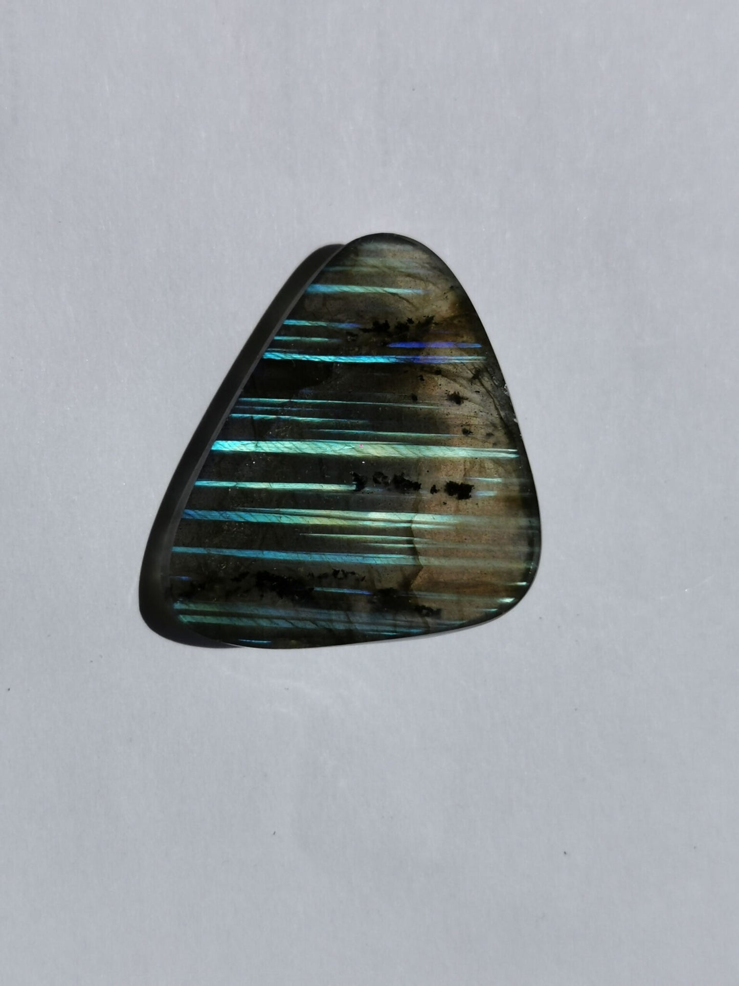 Labradorite taglio fancy cabochon 46,71 ct