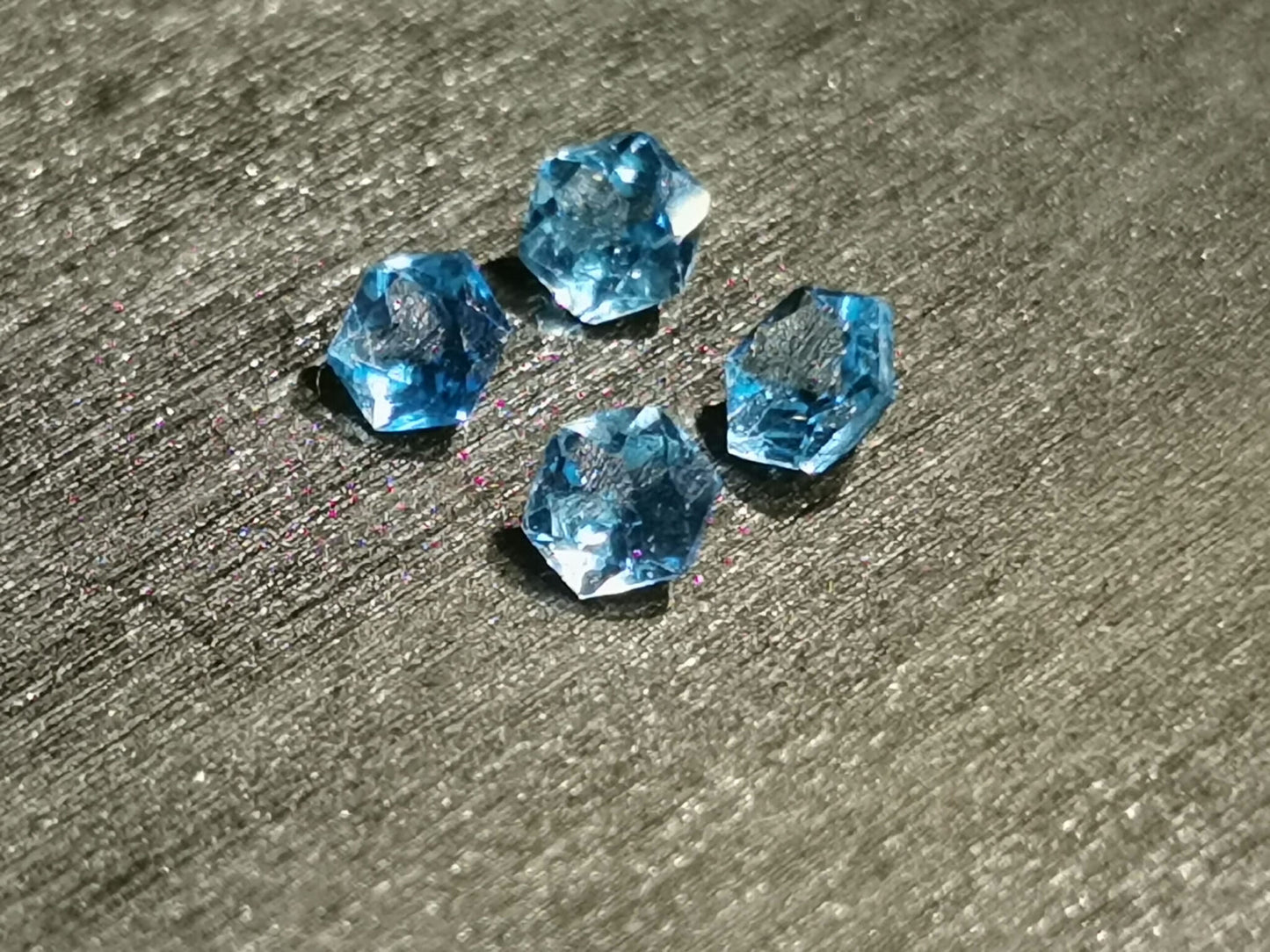 Lotto di 4 topazi taglio esagonale 1,52 ct