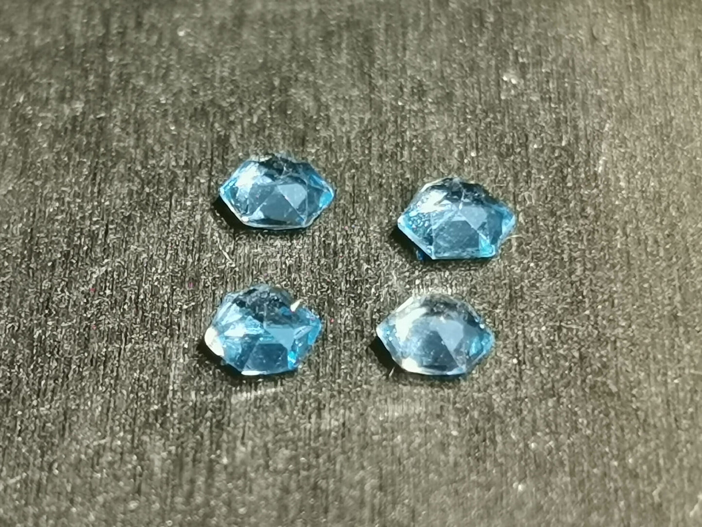 Lotto di 4 topazi taglio esagonale 1,52 ct
