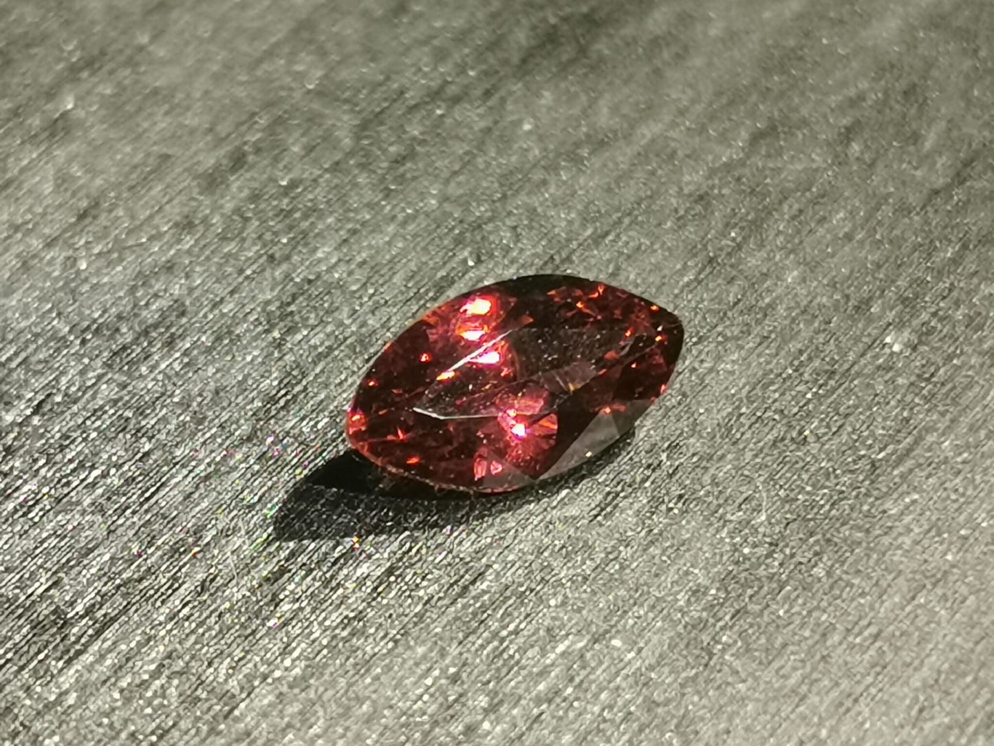 Granato Rodolite taglio marquise 1,81 ct