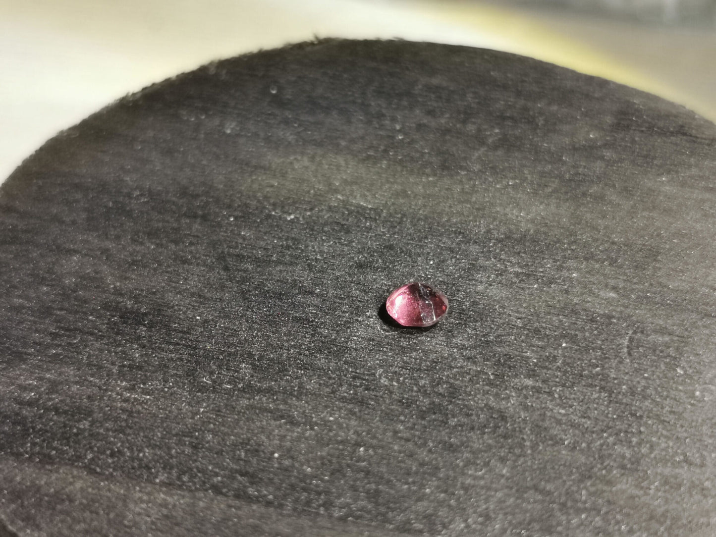 Granato Rodolite taglio rotondo 0,60 ct