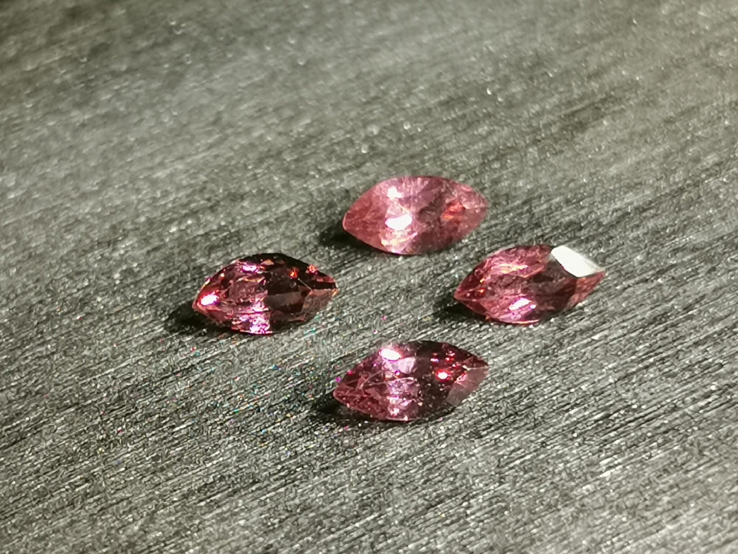 Lotto di quattro Granati Rodolite taglio marquise 1,22 ct totali
