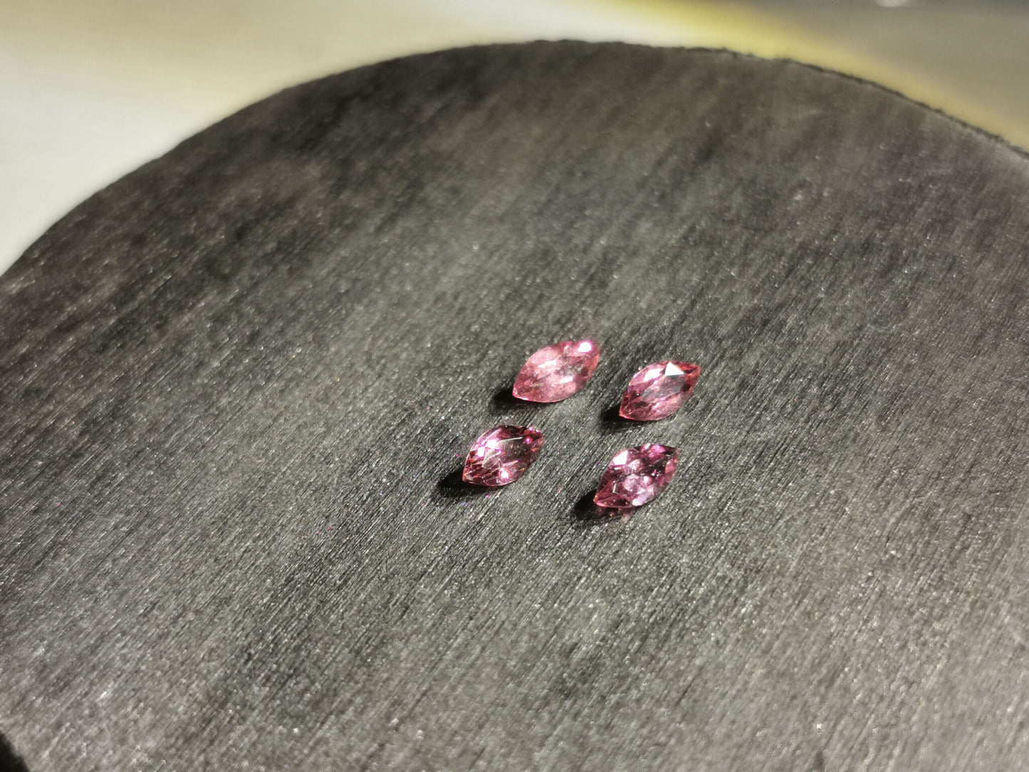 Lotto di quattro Granati Rodolite taglio marquise 1,22 ct totali