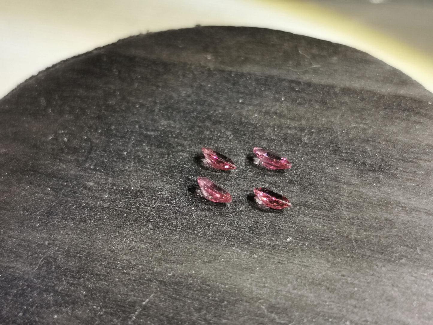 Lotto di quattro Granati Rodolite taglio marquise 1,22 ct totali