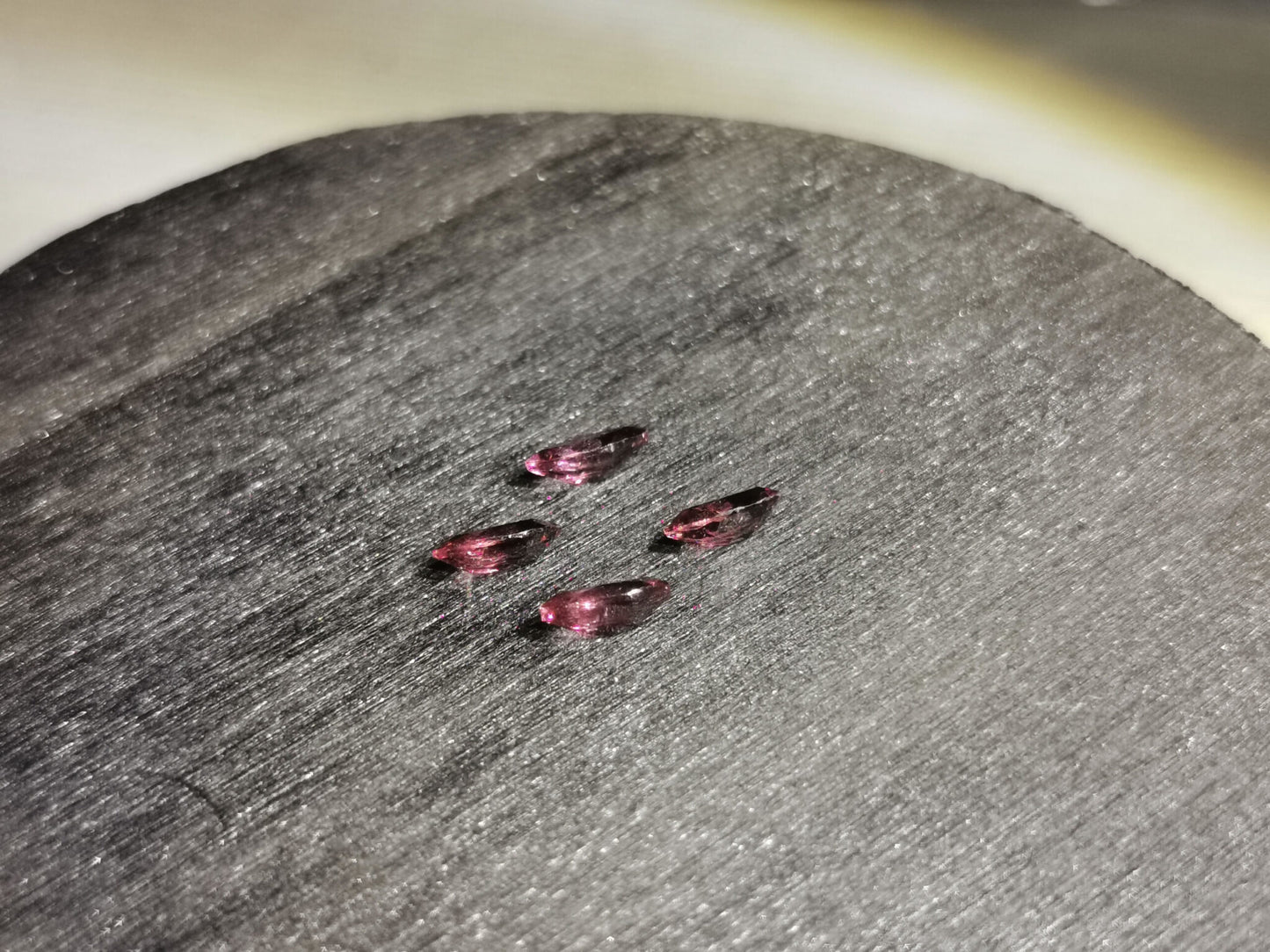 Lotto di quattro Granati Rodolite taglio marquise 1,22 ct totali