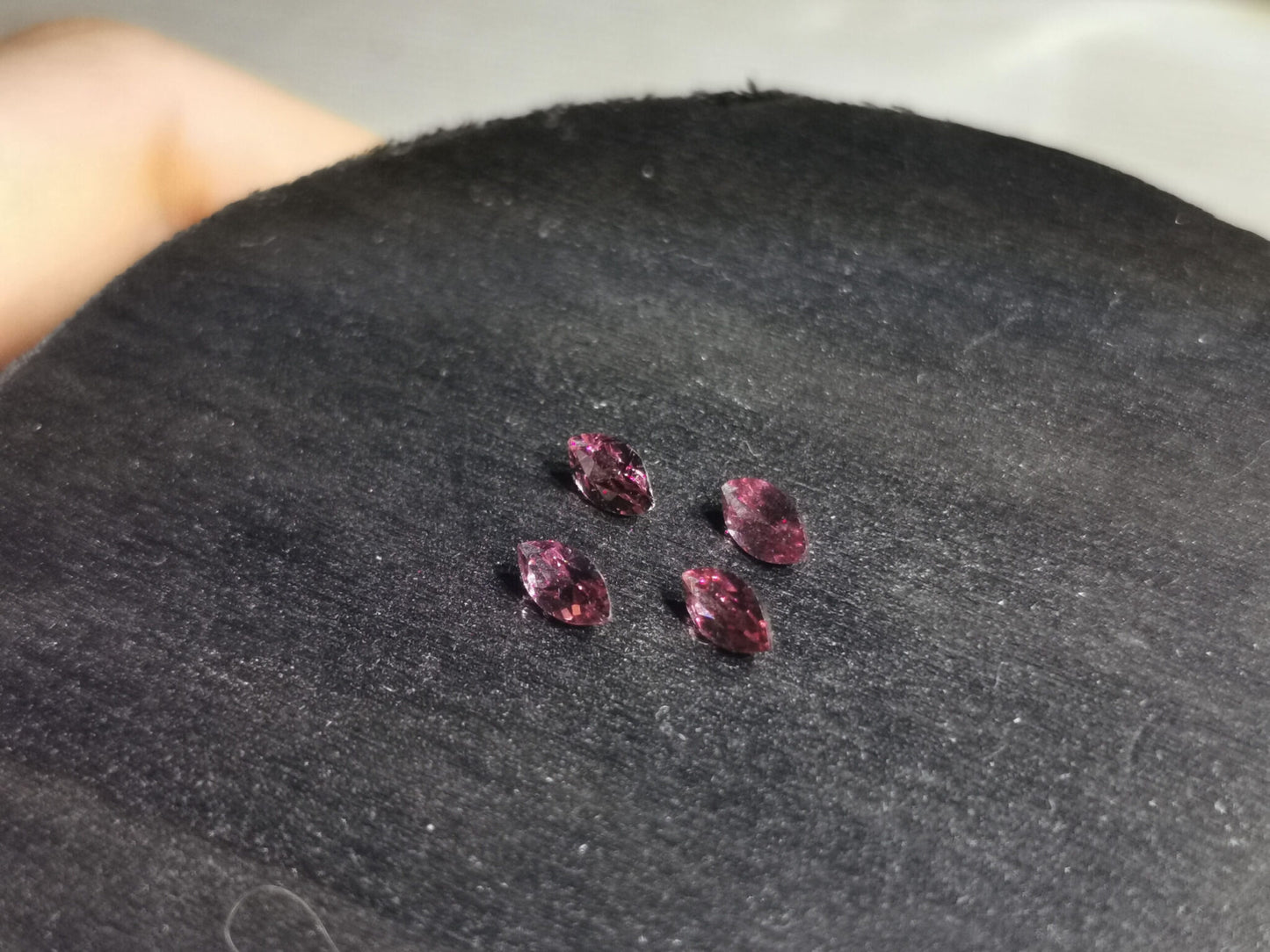 Lotto di quattro Granati Rodolite taglio marquise 1,22 ct totali