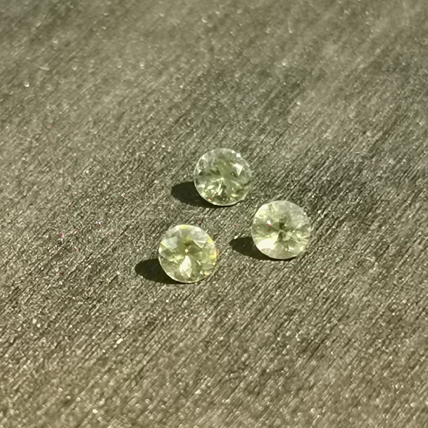 Lotto di tre Granati Demantoide taglio rotondo 0,35 ct
