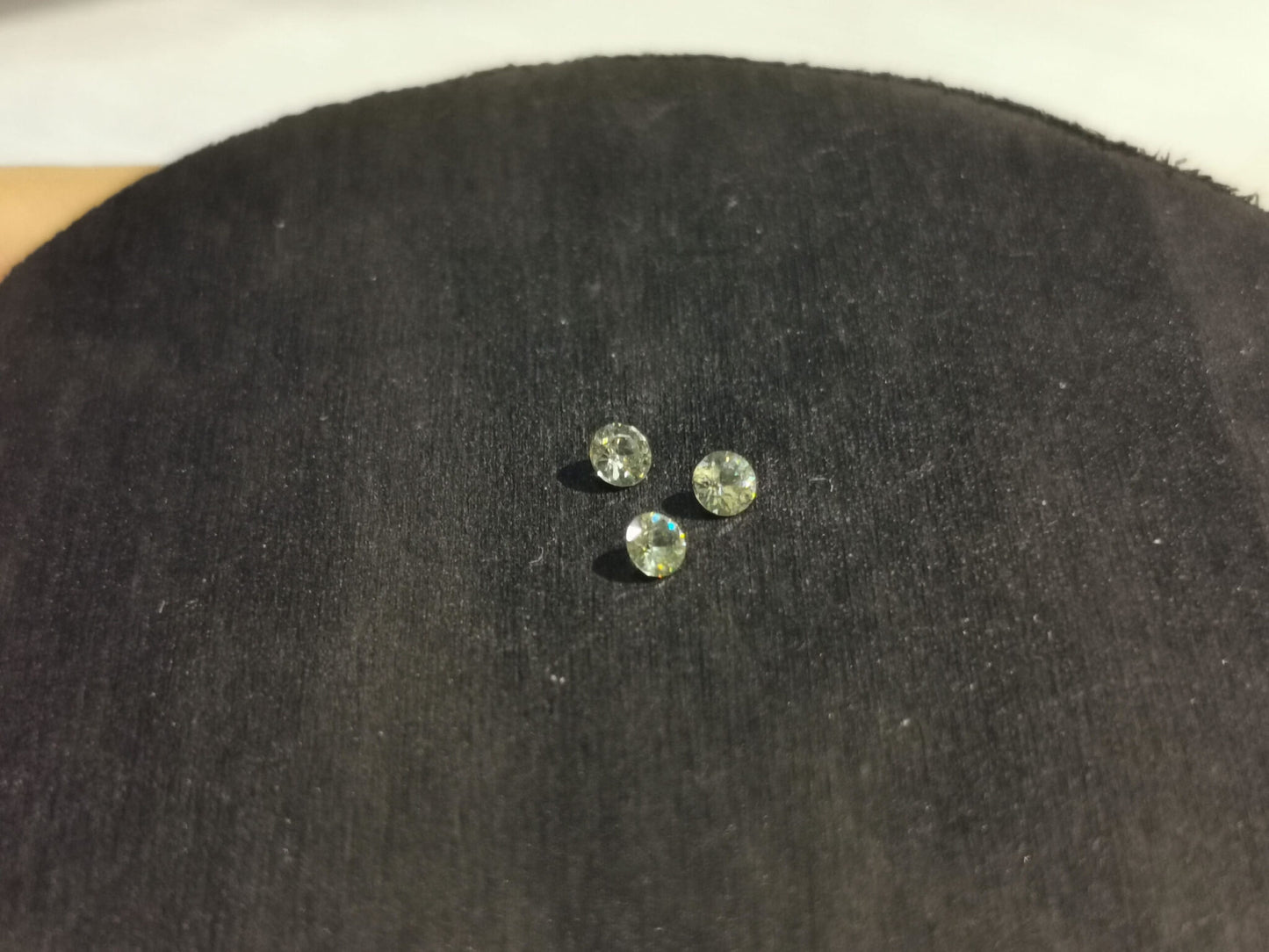 Lotto di tre Granati Demantoide taglio rotondo 0,35 ct