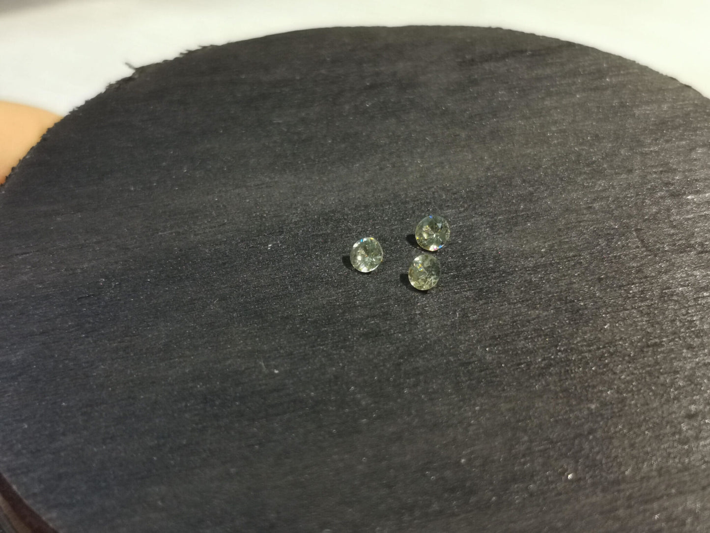 Lotto di tre Granati Demantoide taglio rotondo 0,35 ct