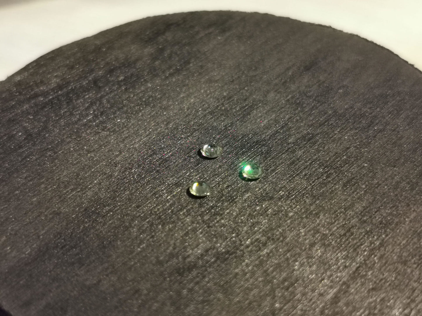 Lotto di tre Granati Demantoide taglio rotondo 0,35 ct