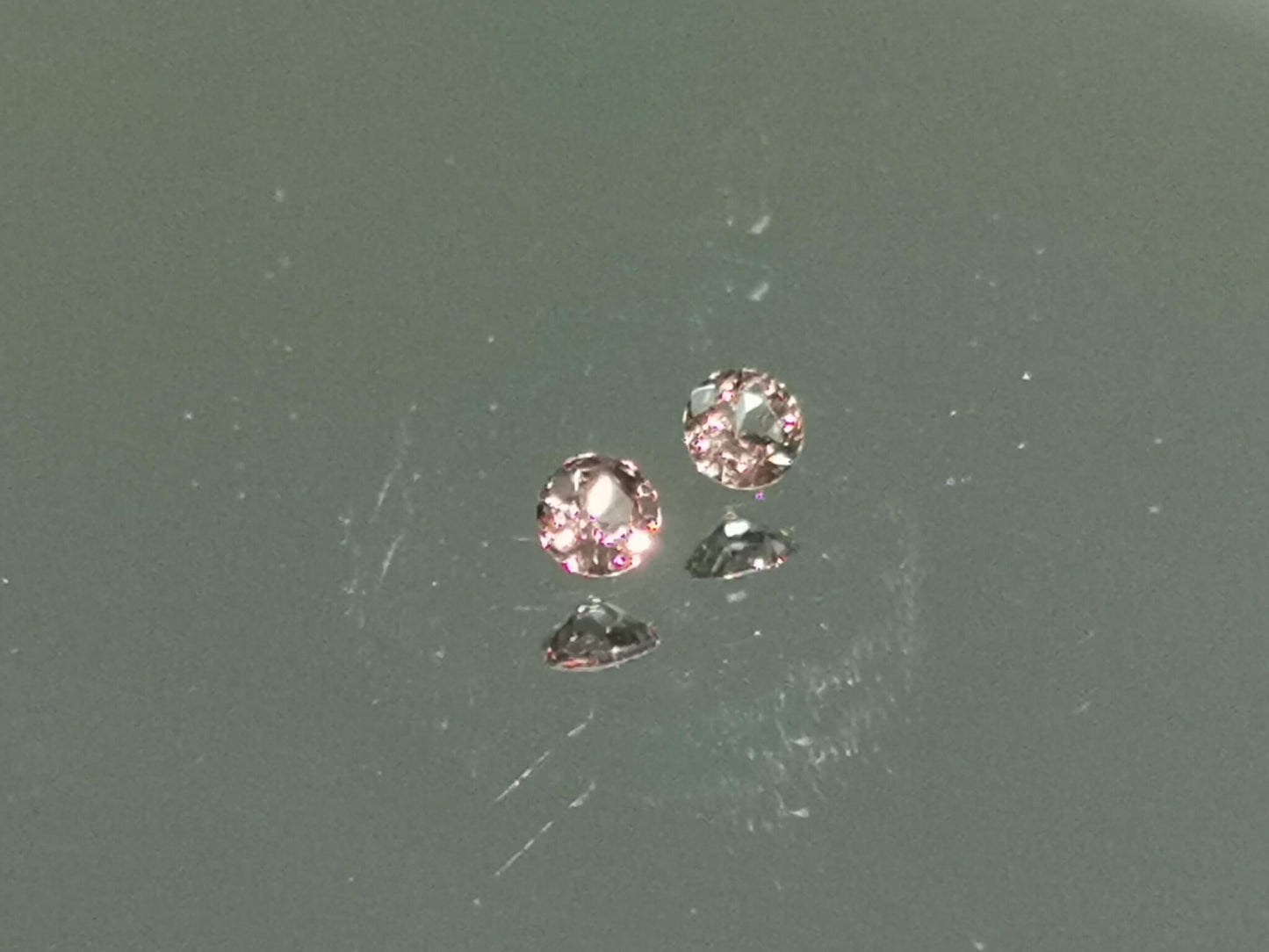 Coppia di Granati cangianti taglio rotondo 0,41 ct