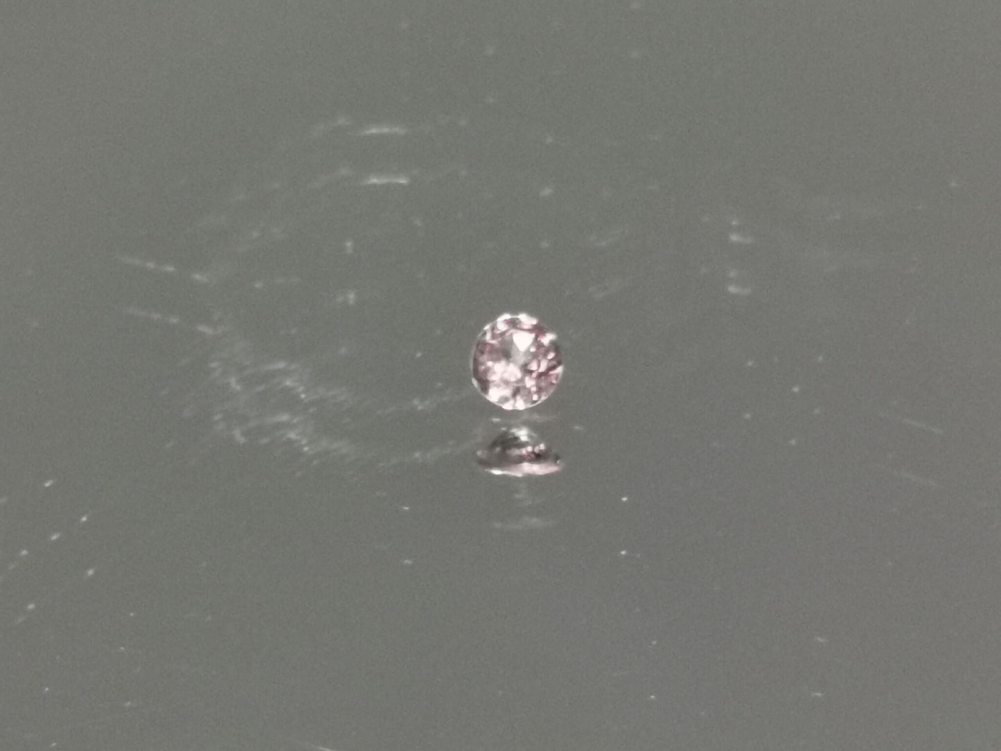 Granato cangiante taglio rotondo 0,20 ct