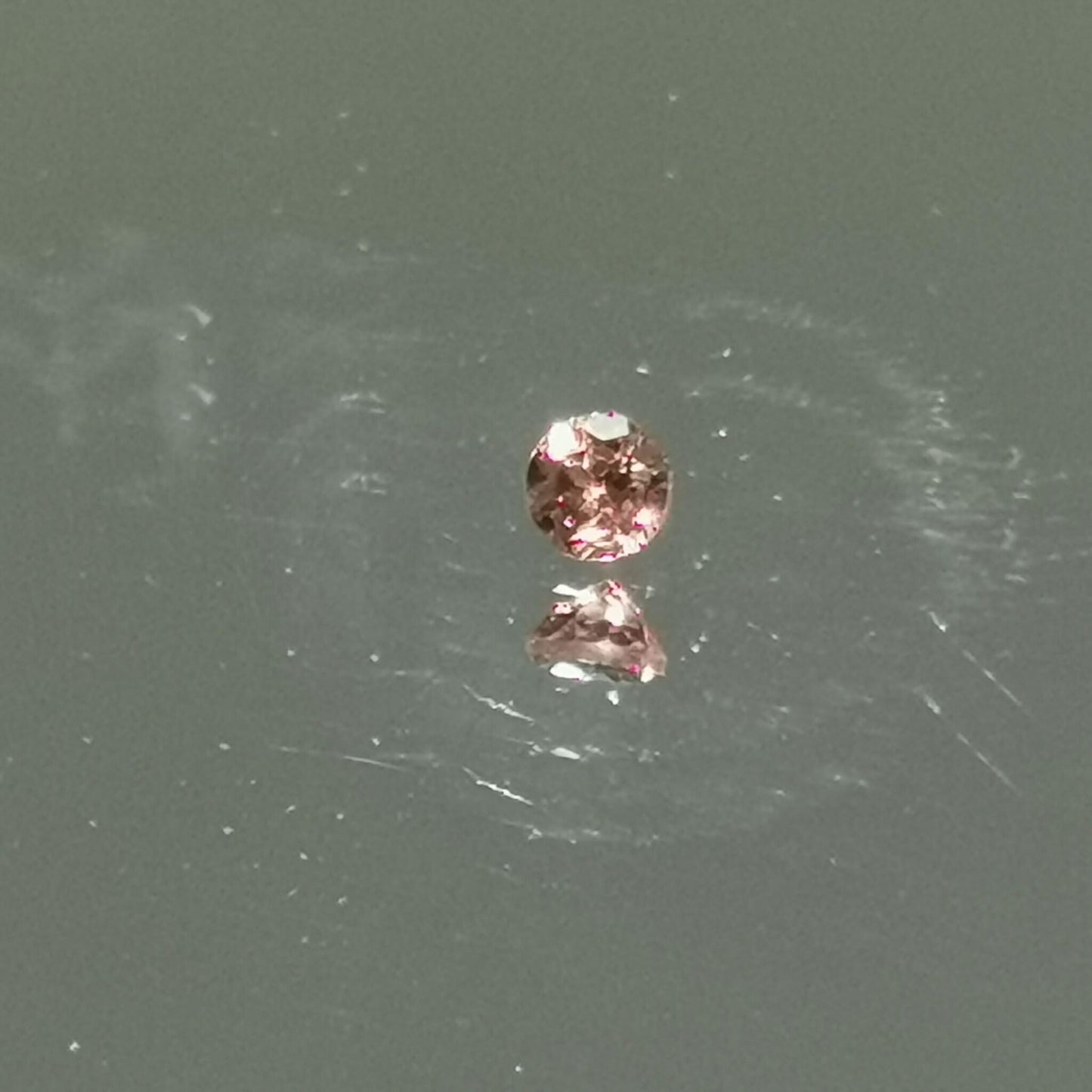 Granato cangiante taglio rotondo 0,30 ct