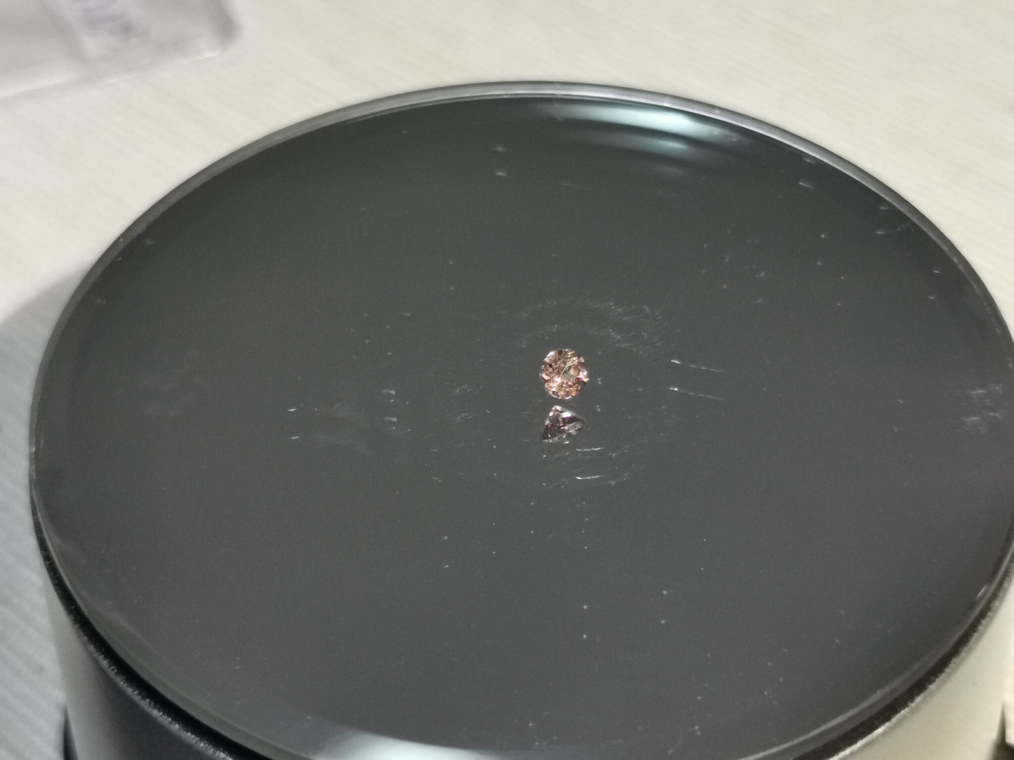 Granato cangiante taglio rotondo 0,30 ct