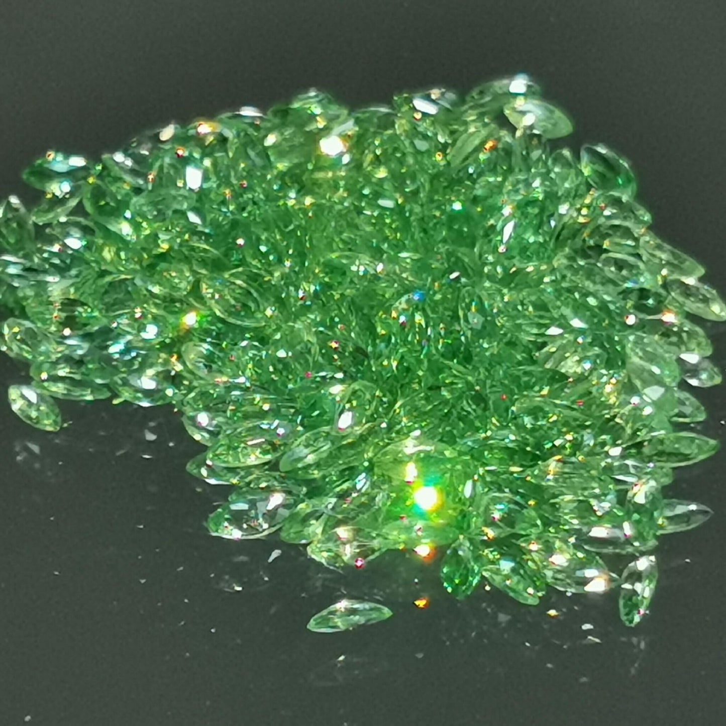 Lotto di 196 Granati Tsavorite taglio marquise 7,78 ct totali