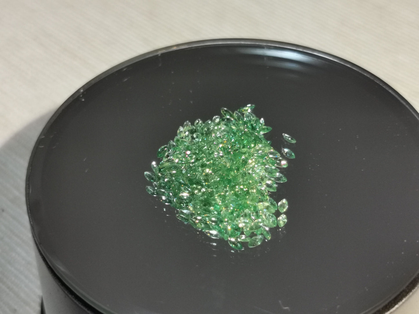 Lotto di 196 Granati Tsavorite taglio marquise 7,78 ct totali