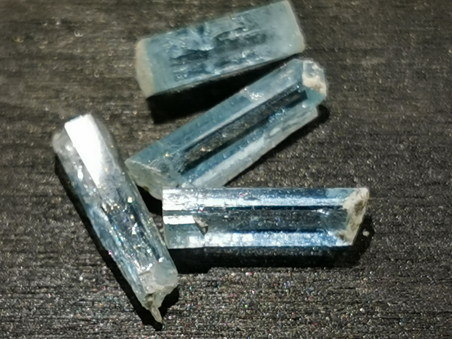 Lotto di quattro Acquamarine grezze 4,88 ct