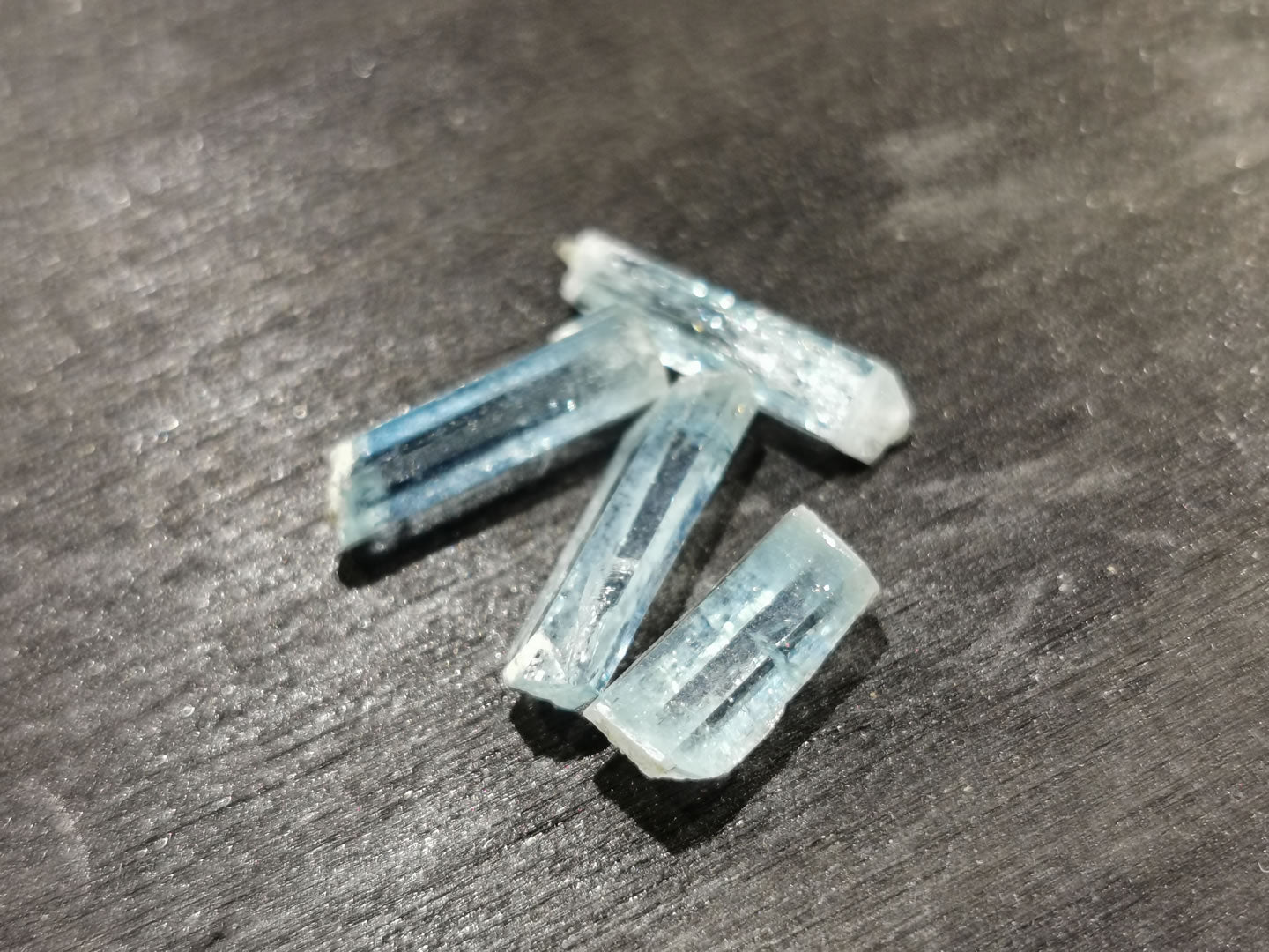 Lotto di quattro Acquamarine grezze 4,88 ct