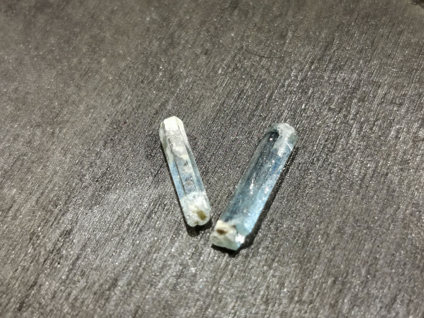 Coppia di Acquamarine grezze 2,09 ct