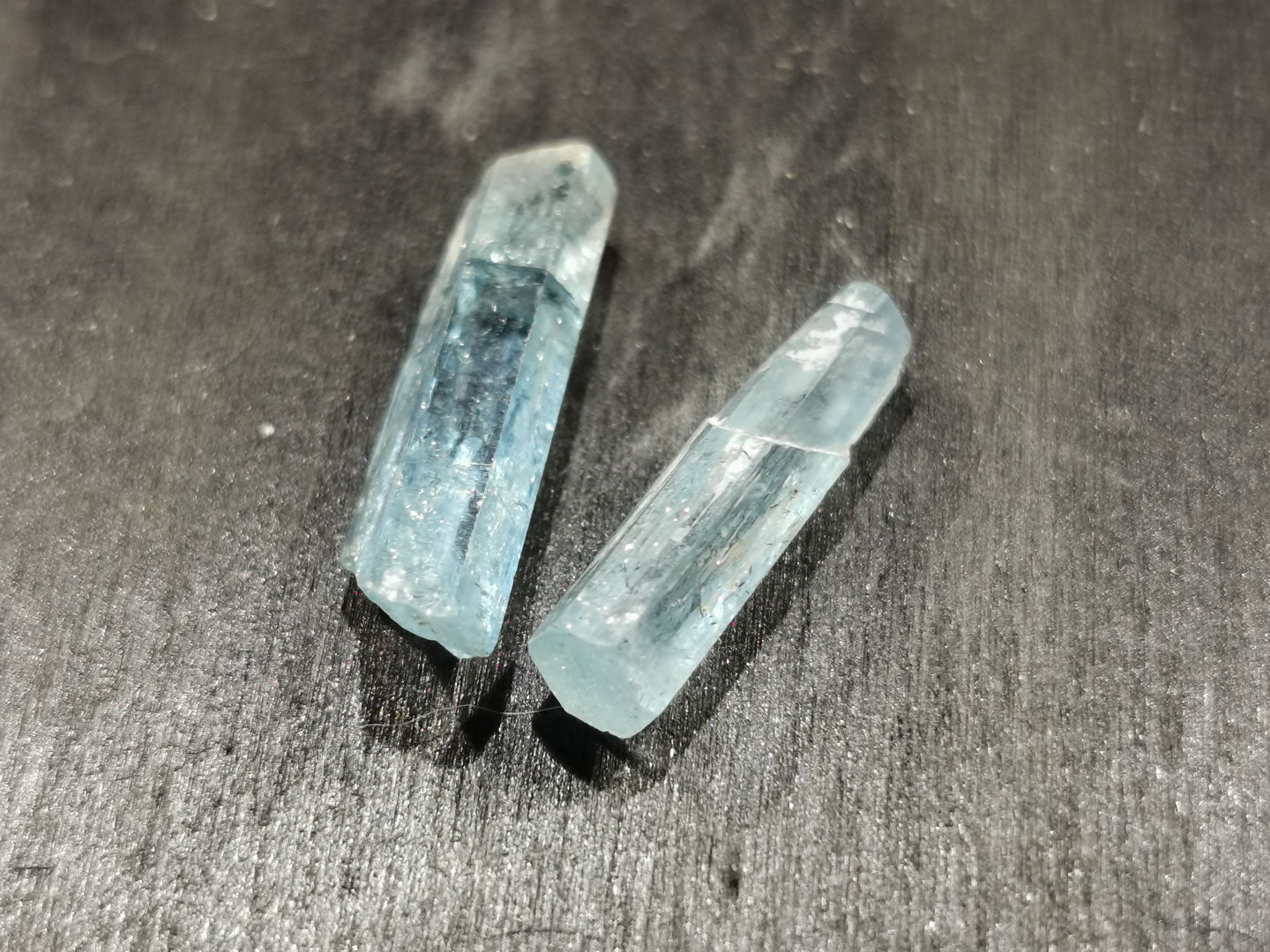 Coppia di Acquamarine grezze 9,39 ct