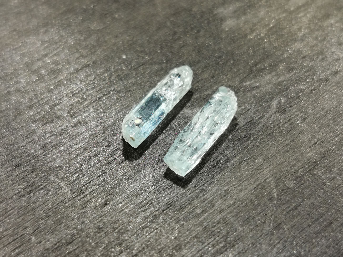 Coppia di Acquamarine grezze 3,38 ct
