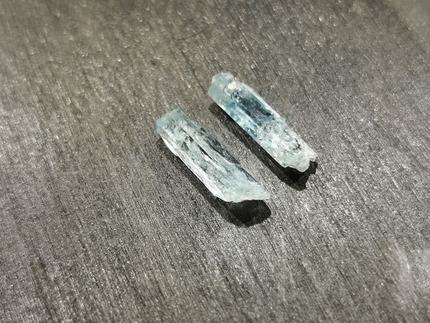 Coppia di Acquamarine grezze 3,38 ct