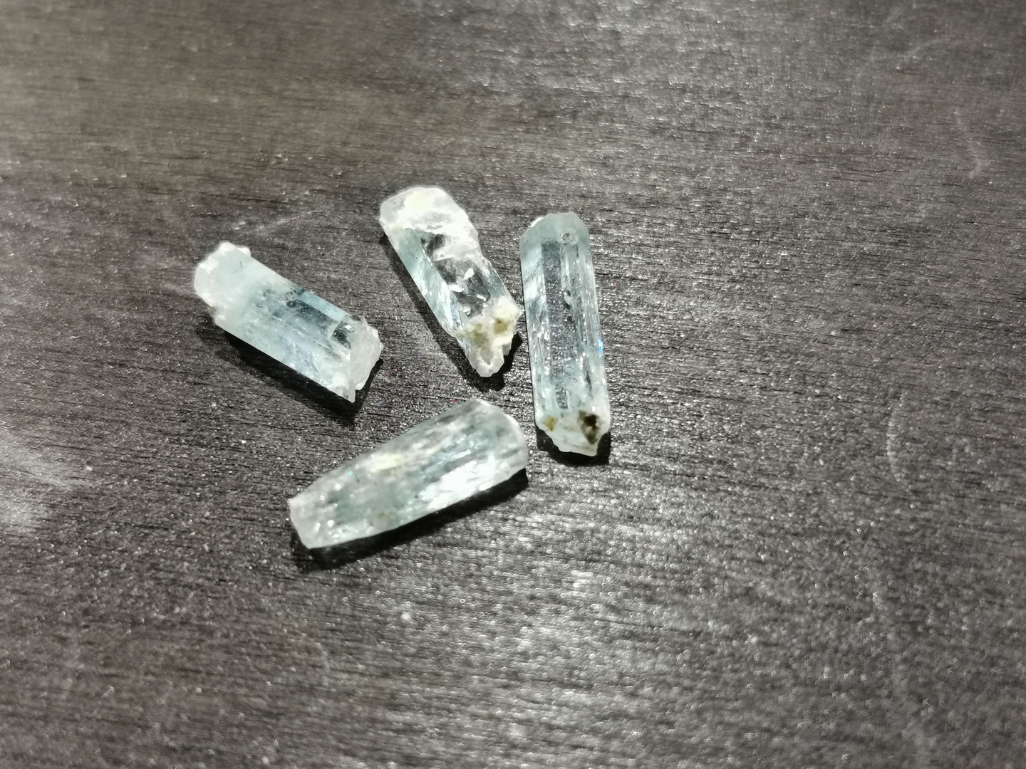 Lotto di quattro Acquamarine grezze 3,63 ct